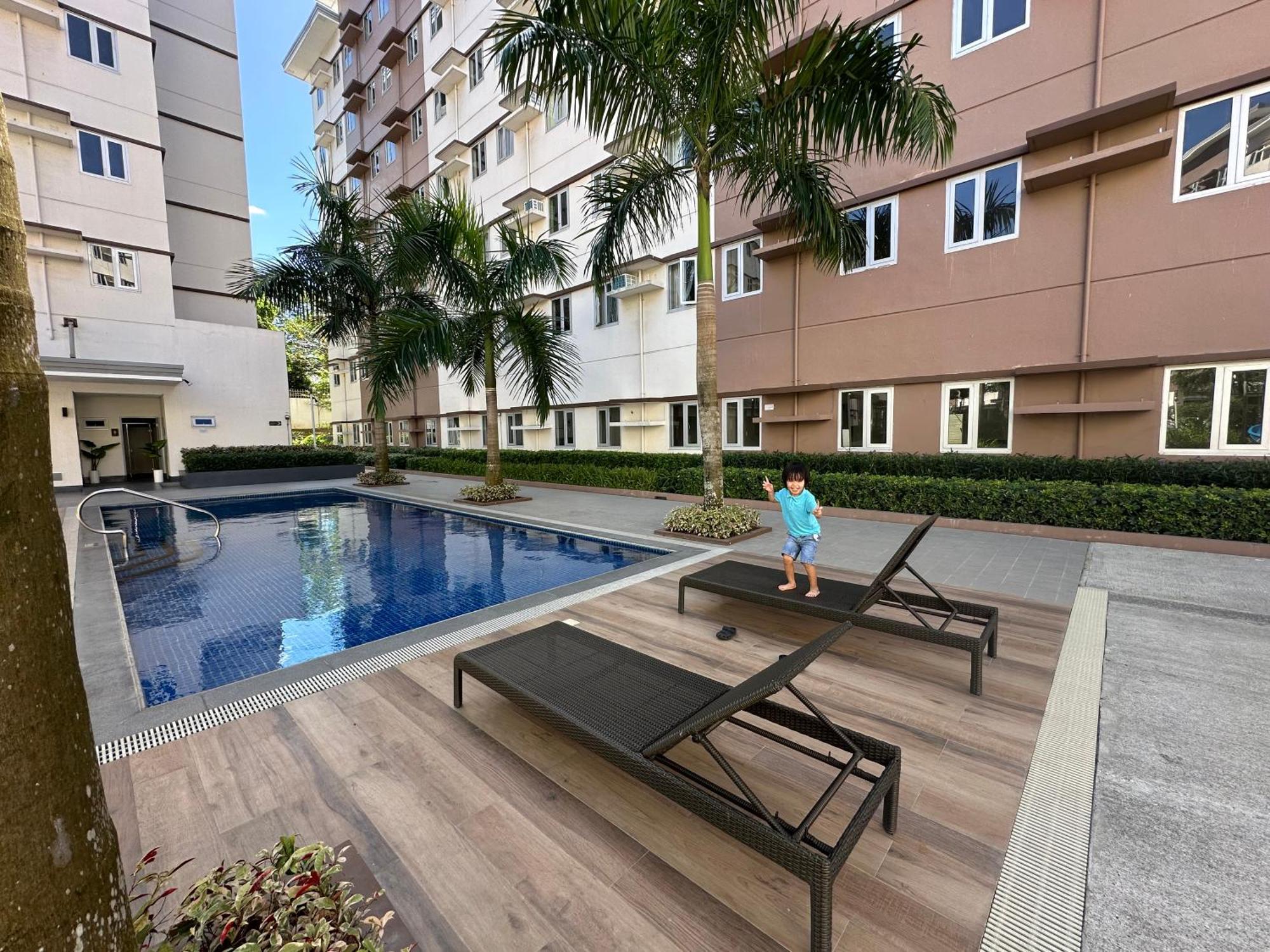Starlight Suites Trece Martires Экстерьер фото