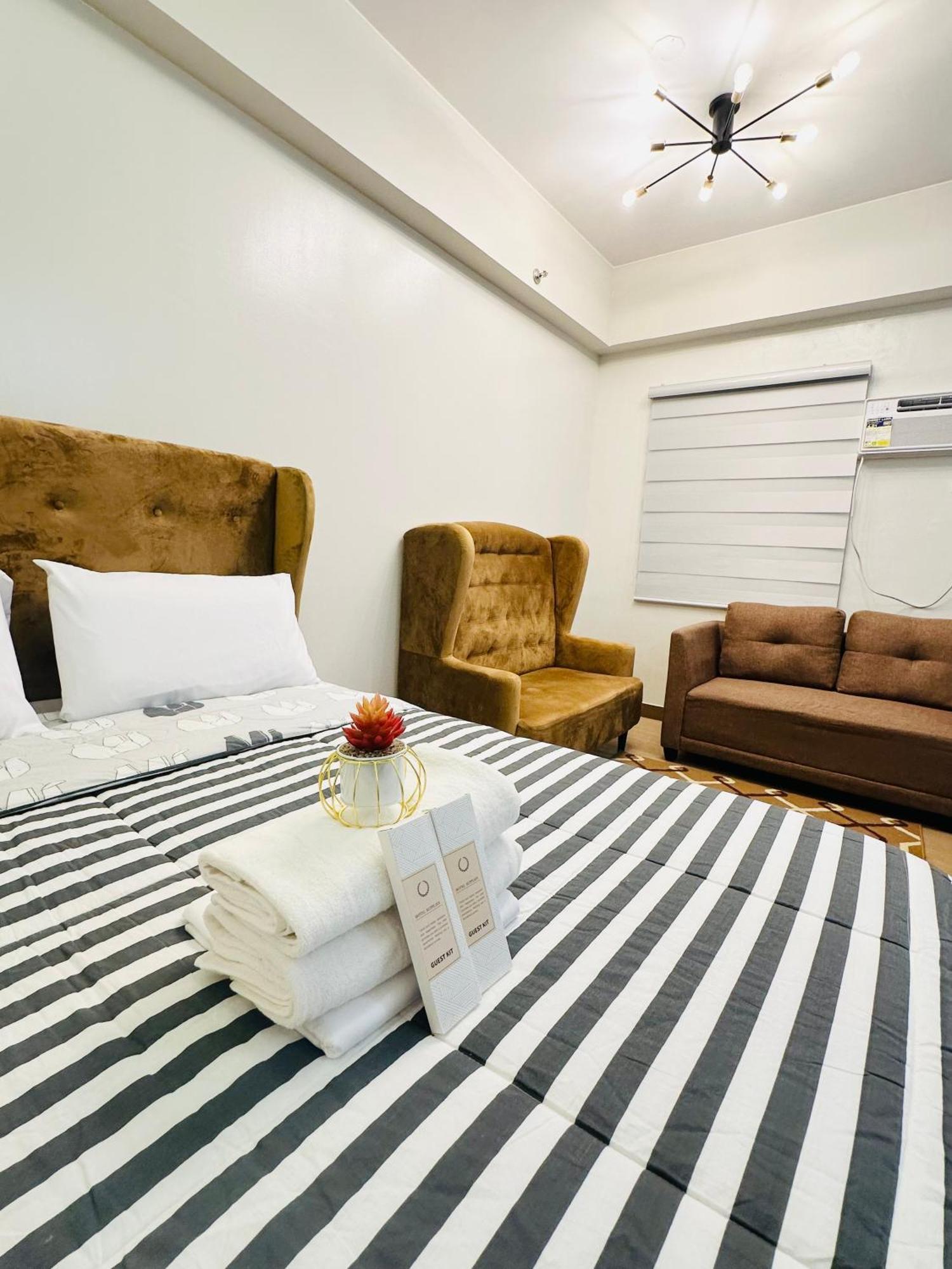 Starlight Suites Trece Martires Экстерьер фото