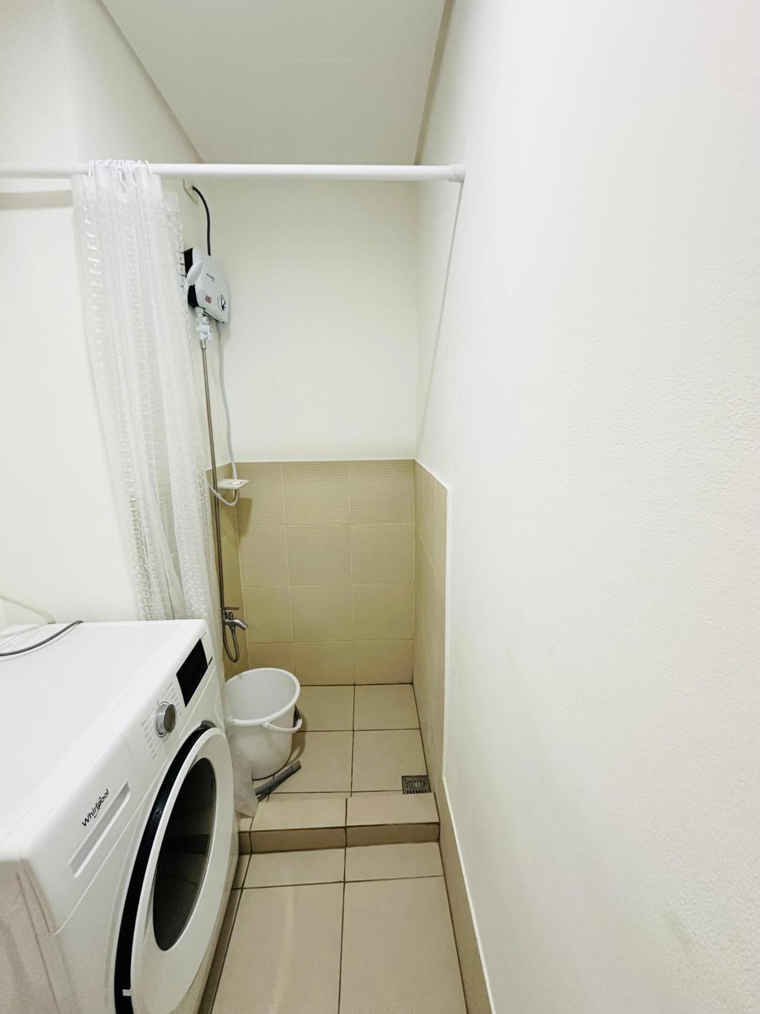 Starlight Suites Trece Martires Экстерьер фото