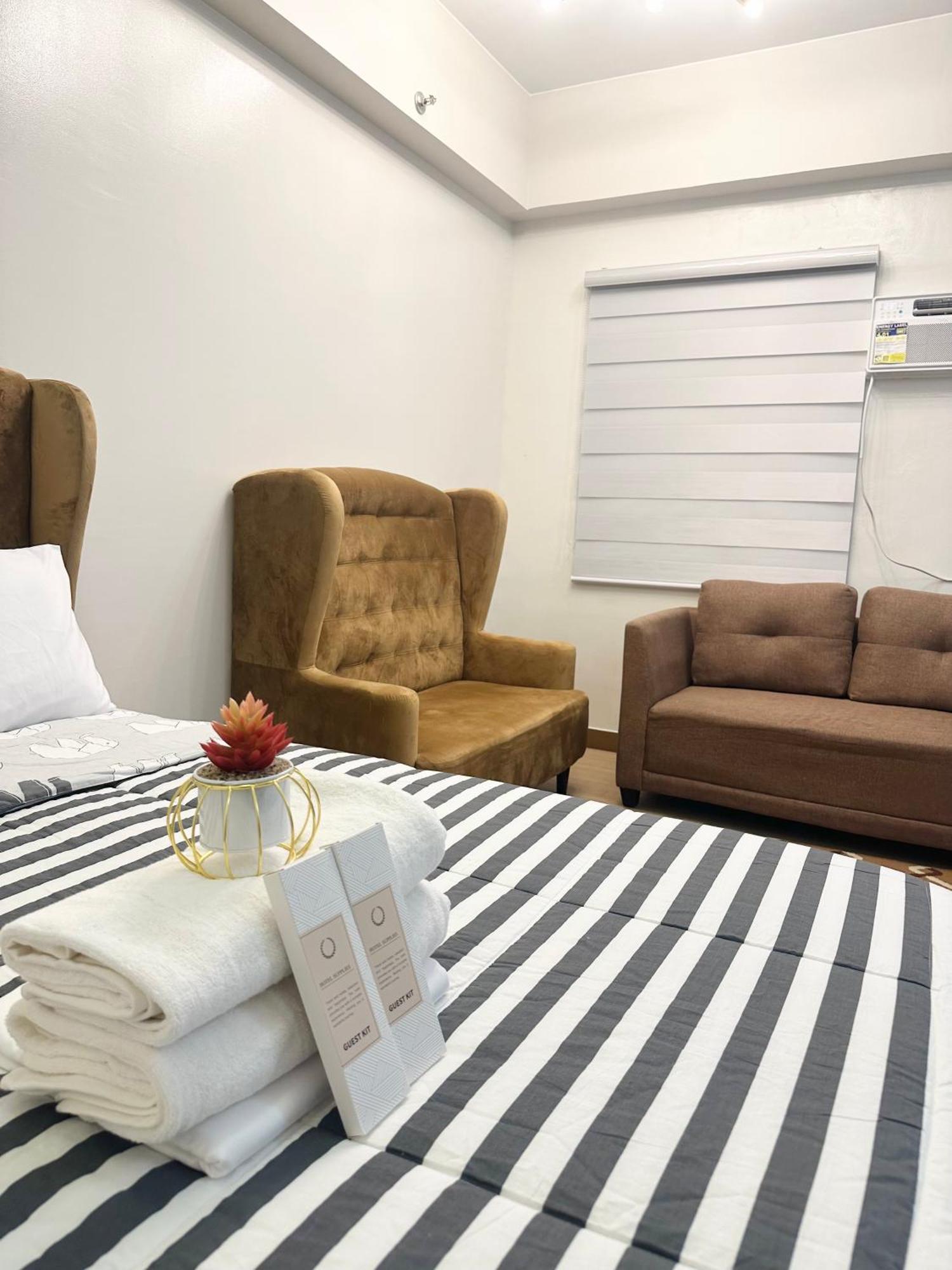 Starlight Suites Trece Martires Экстерьер фото