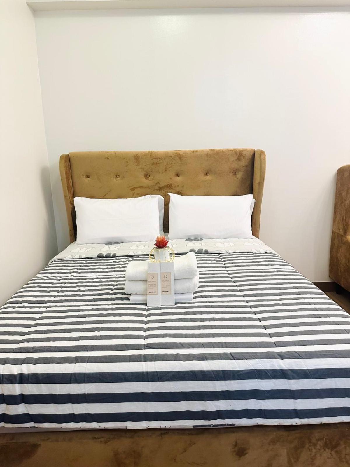 Starlight Suites Trece Martires Экстерьер фото