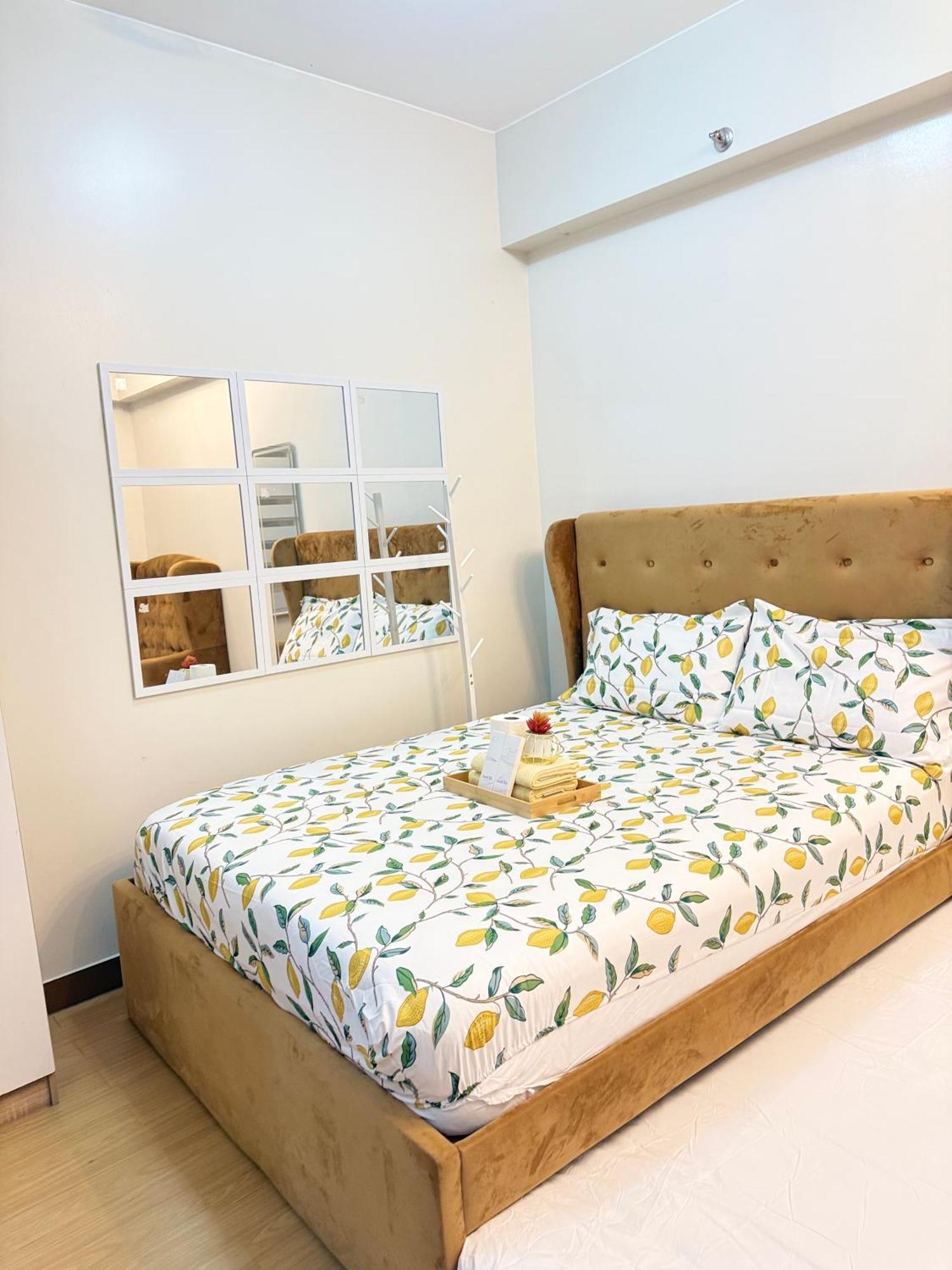 Starlight Suites Trece Martires Экстерьер фото