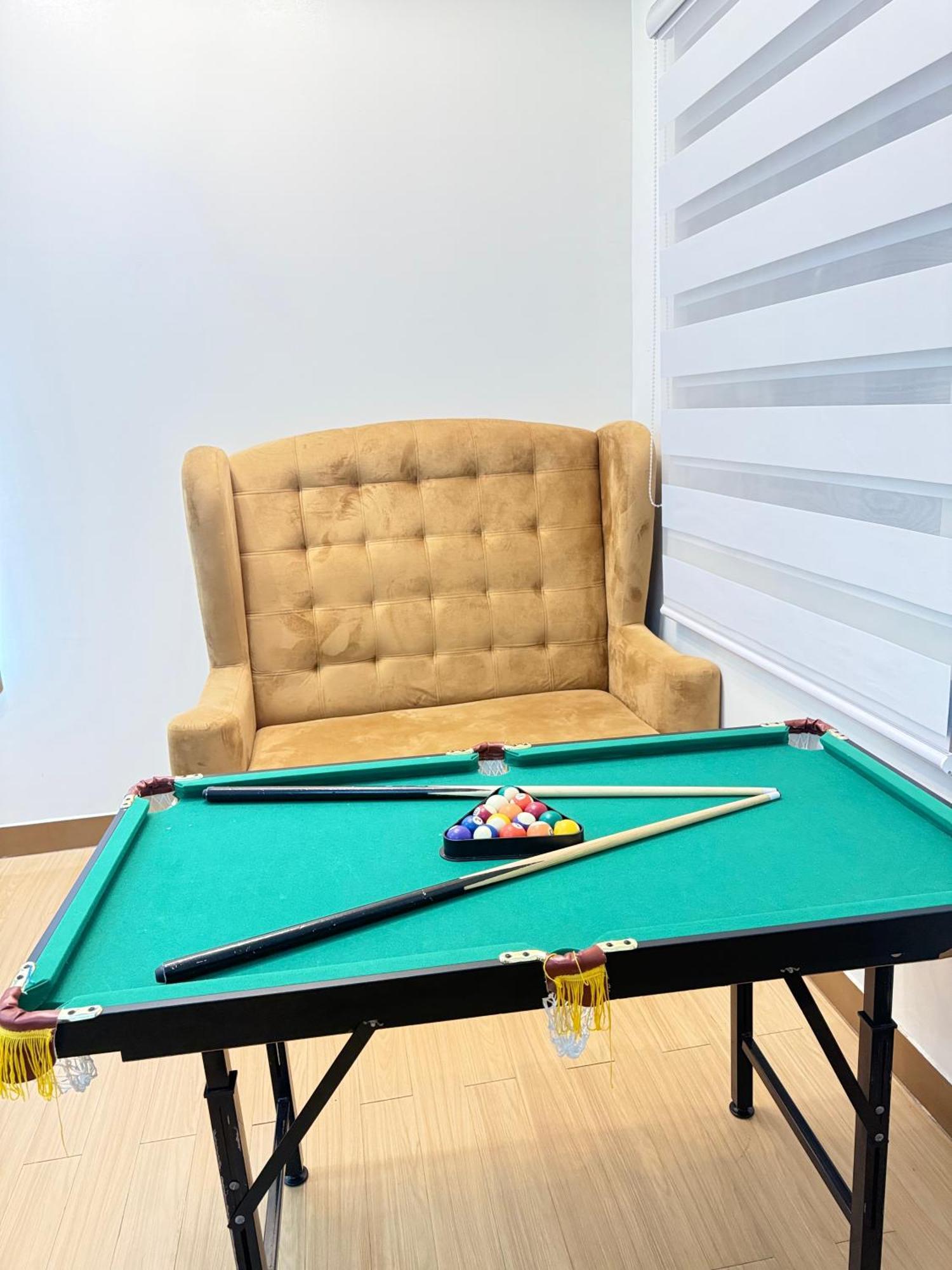Starlight Suites Trece Martires Экстерьер фото
